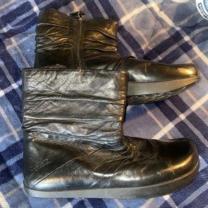 Kelso Earth Shoe sz 7 Black short boots leather